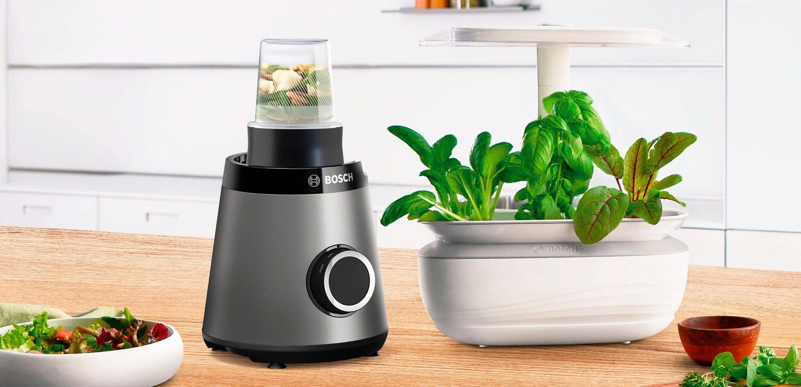 BOSCH Standmixer VitaPower Serie 4 MMB6177S, 30.000 U/min, 1,5l Thermoglas, ToGoFlasche, 1200 W, 4 Klingen-Messer, Universalzerkleinerer, Made in Europe, Kabelstaufach BOSCH Standmixer