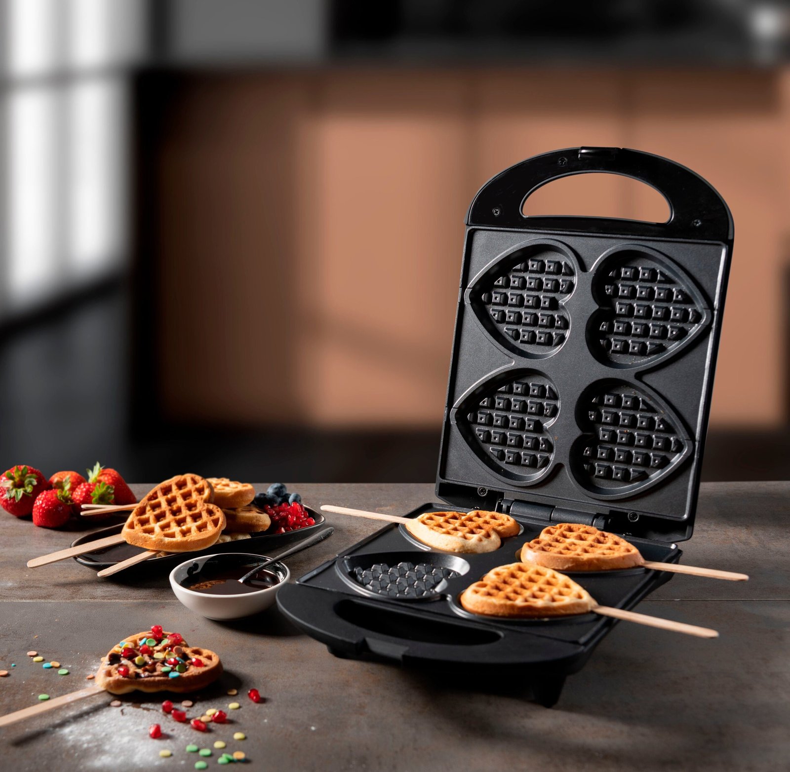 bestron bestron Waffeleisen DSW271 für Herzwaffeln am Stiel, 780 W, für Herzwaffeln am Stiel, Retro Design DW271BL sc Herzwaffeleisen