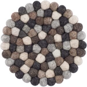myfelt myfelt Topfuntersetzer Filzkugel Topfuntersetzer ⌀ 20 cm, Zubehör für Pfannen, Töpfe, Küchentisch, Auflaufformen, 100 % reine Schurwolle, hitzebeständig Néla Topfuntersetzer