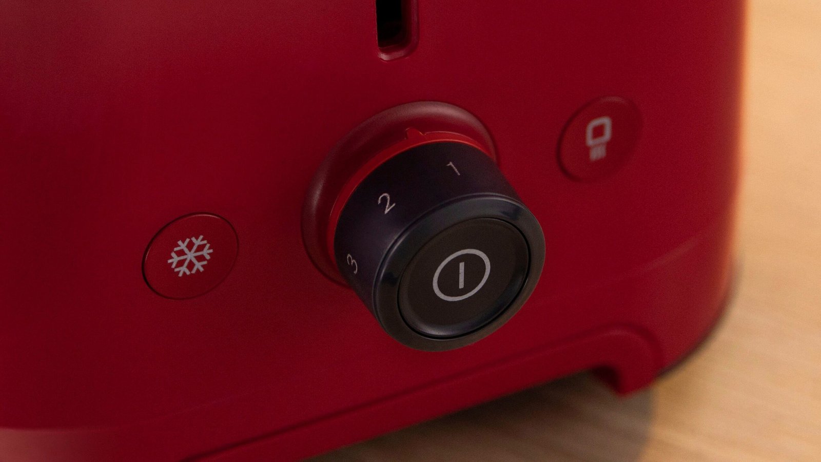 2-Scheiben-Toaster BOSCH BOSCH Toaster MyMoment TAT3M124, 2 Schlitze, für 2 Scheiben, 950 W, entnehmbarer Brötchenaufsatz, Auftaufunktion, Brotzentrierung, AutoOff Rot