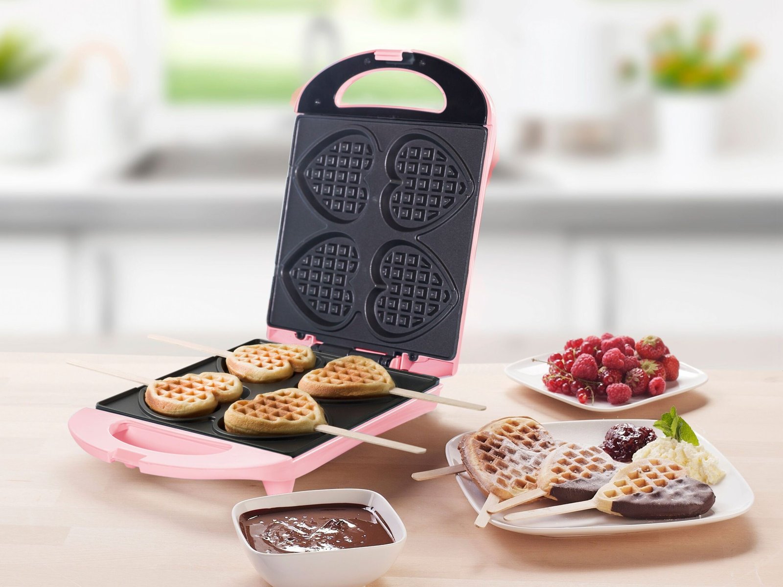 bestron Herzwaffeleisen bestron Waffeleisen DSW271 für Herzwaffeln am Stiel, 780 W, für Herzwaffeln am Stiel, Retro Design DSW271P rosa