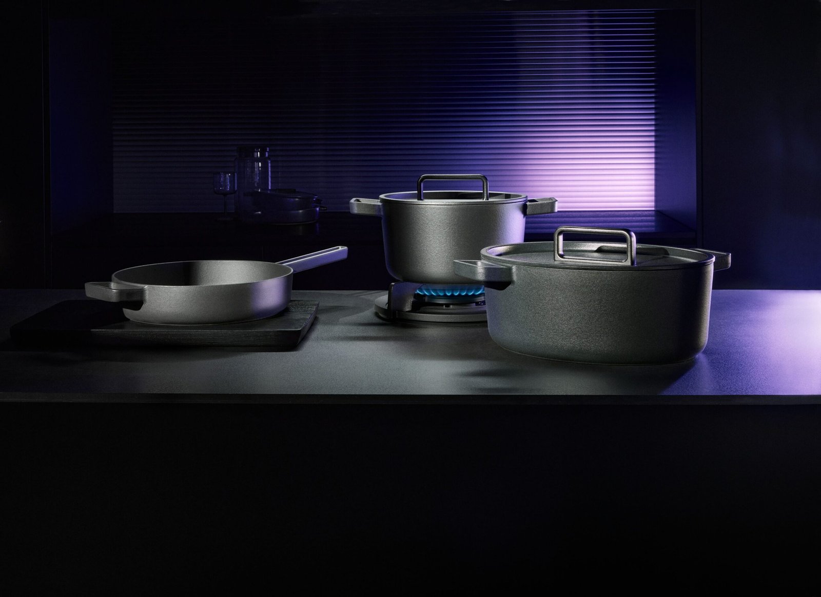 WMF Bräter Flavour, Gusseisen, 8,6 Liter, Gusseisen-Kochgeschirr, Deckel mit Kondensationsnoppen Bräter WMF